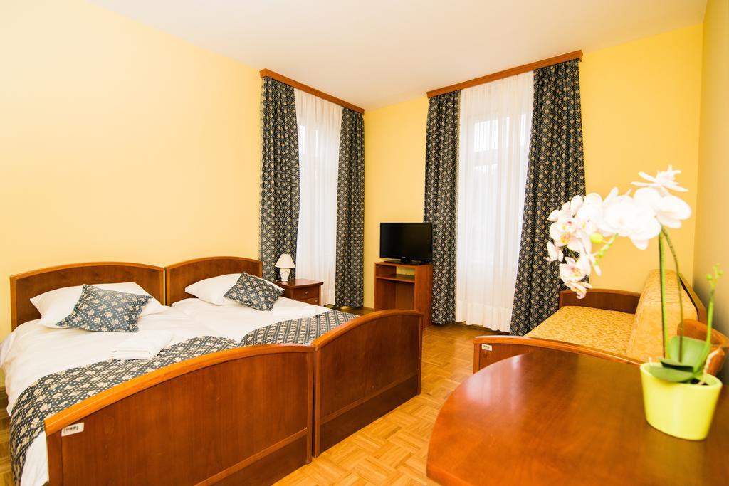Garni Hotel Vila Ana Rogaška Slatina Kültér fotó
